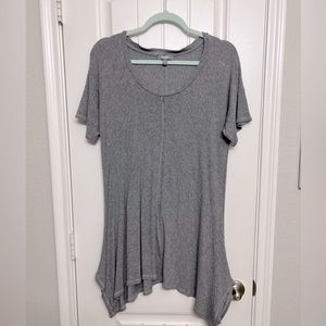 EUC Neiman Marcus Side Slit, Flowy, Center Seam Gray Tunic Top 🩶 Size XL